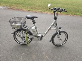 Elektro Velo FLYER silber mit Korb  Ladegerät und schlüssel