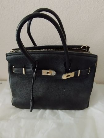 Schwarze Handtasche in Lederoptik, neuwertig, Top Zustand!