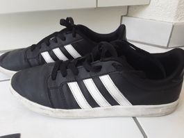 Adidas Turnschuhe schwarz Gr. 39,5  US 7,5  gebraucht