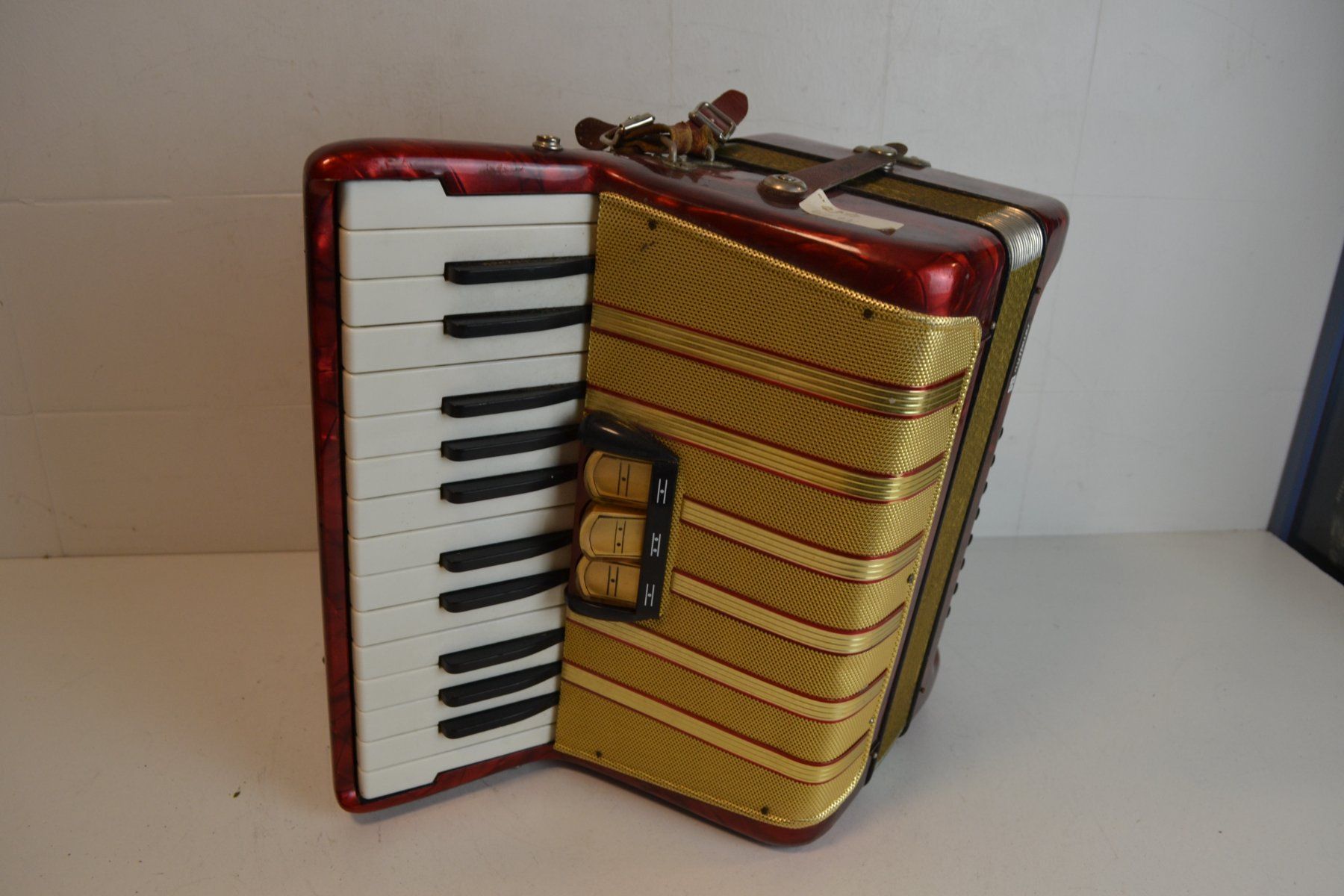 Hohner Strumenti musicali: Akkordeon chromatisch Hohner Concerto I – Usato da Zürich venduto da Brockito 6