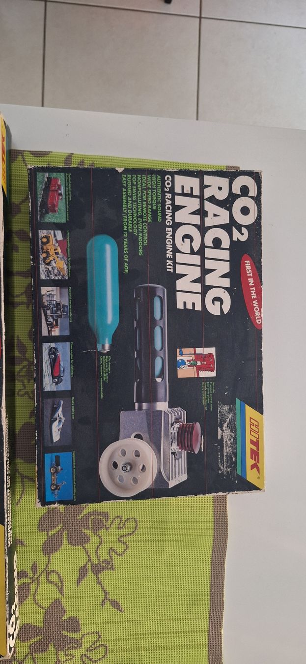 Modellismo RC: Hi tek Autos+ 2 Motoren. Neu! – Nuovo (secondo la descrizione) da Sarmenstorf venduto da pab_x5yz 1