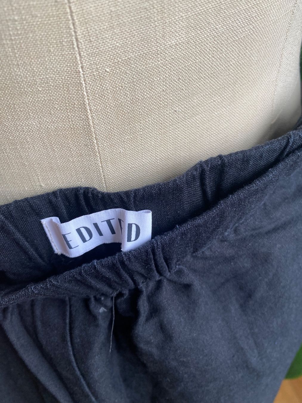 Pantaloni: EDITED Leinenhose, schwarz, Gr. 38 – Usato da Basel venduto da NormaJean01 1