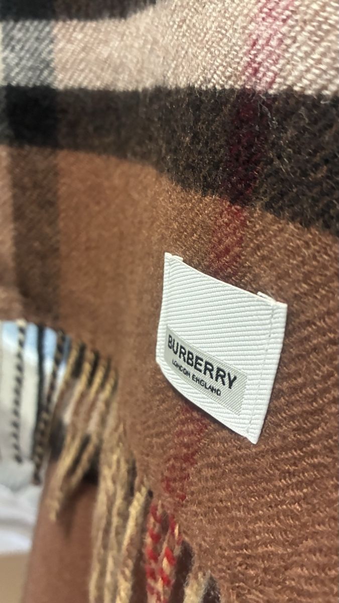 Burberry Foulard & Sciarpe: Burberry 2 farbigen Schal – Nuovo e nell'imballaggio originale da Widen venduto da didy82 3
