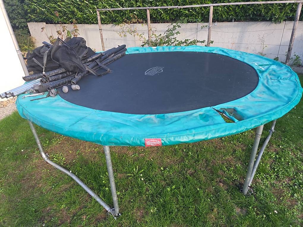 Trampoline: Trampolin Berg 330 – Gebraucht aus Siebnen von thoeme77 3