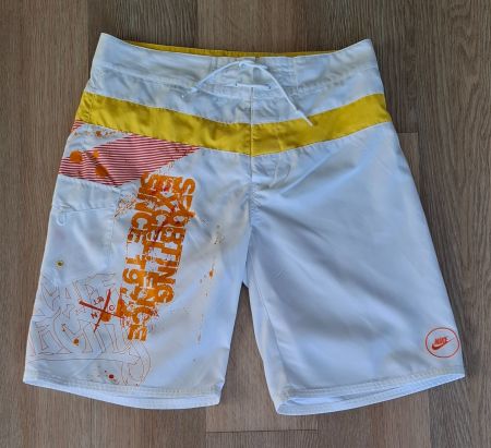 6012SE – Short de plage Nike – 33 (XL – voir mesures)