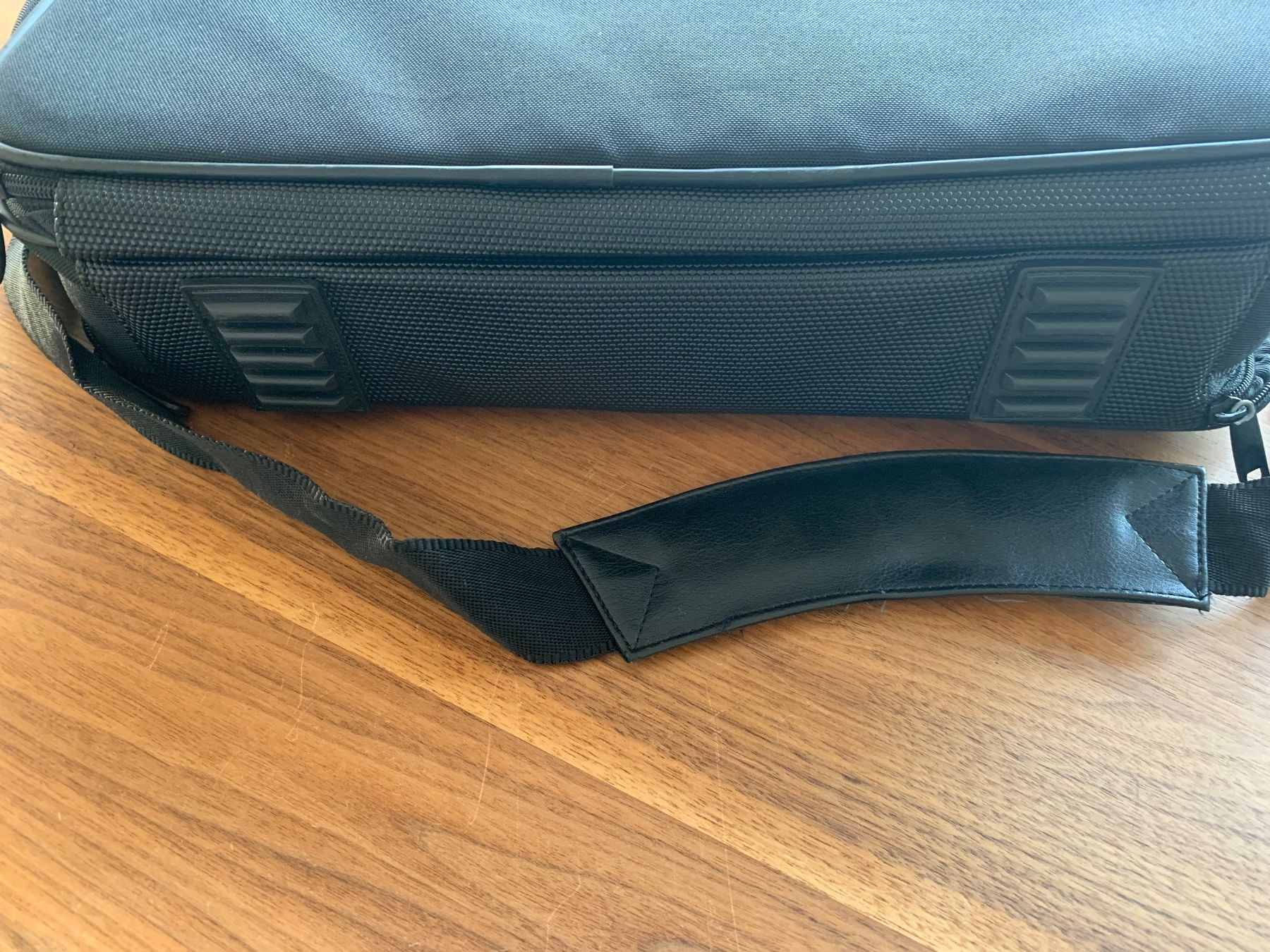 Valigie & Borse: Case Logic Laptoptasche – Usato da Erlenbach ZH venduto da Syssi_C 3