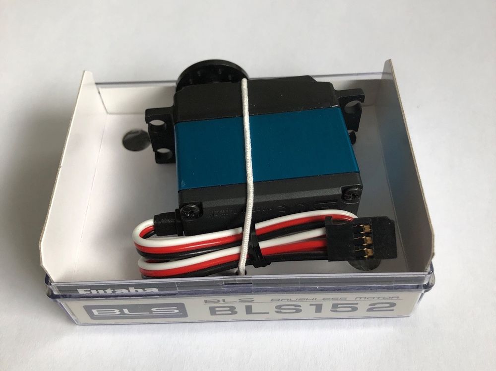 2x Futaba Servo BLS 152 digital brushless 6V Kaufen auf Ricardo