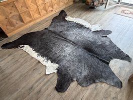 Sehr schönes echtes und elegantes Kuhfell (Leder)