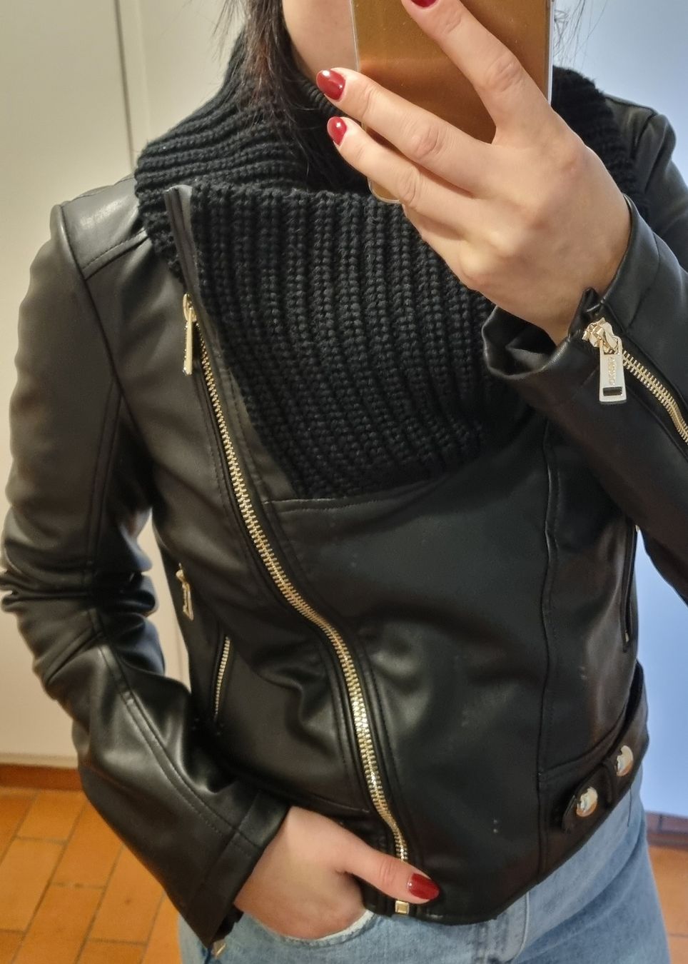 Guess Jacken: Guess Lederjacke Gr. M mit Strickkragen schwarz – Gebraucht aus St Gallen von vir_5kgt
