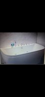 Whirlpoolbadewanne mit Luftdüsen