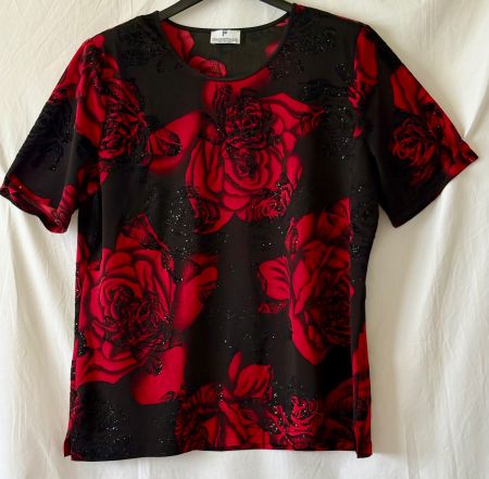 Schwarzes Shirt mit Muster (rote Rosen), Frankenwälder, 44