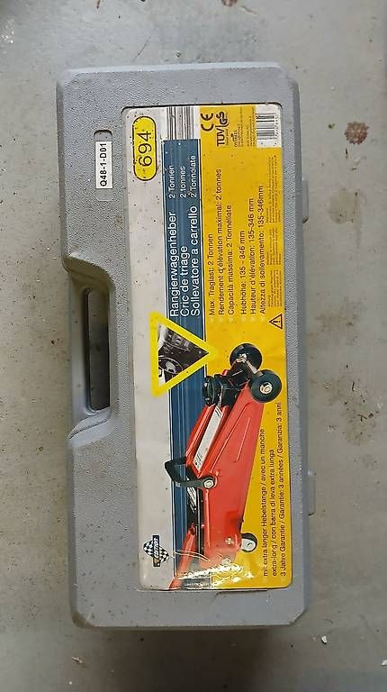 Tutti gli attrezzi: Wagenheber (rot) mit Originalverpackung – Usato da Auw venduto da mic_z2t2 1