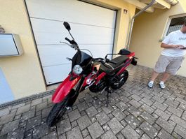 Motorrad Malaguti XSM 125 rot schwarz sehr guter Zustand