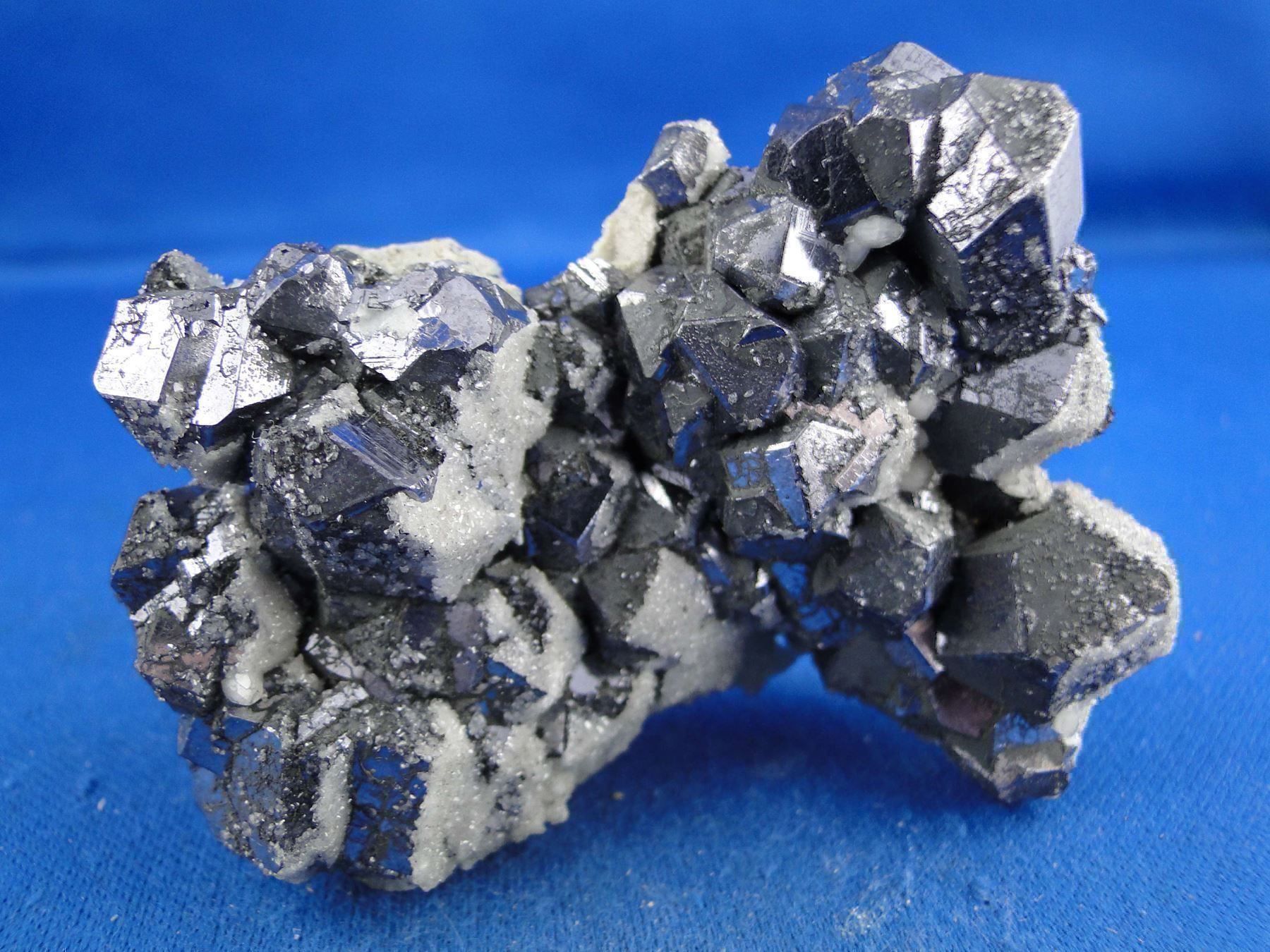 Minerali & Pietre curative: Galena mit Calcit – Usato da Schinznach Bad venduto da Demerald 1