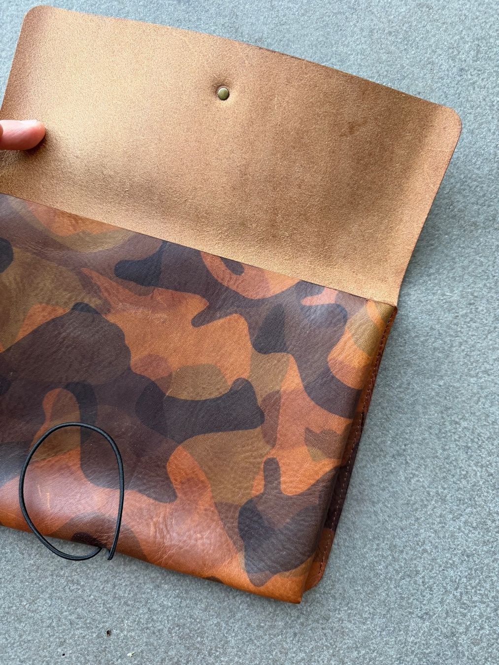 Astucci : Leder Mappe Camouflage – Nuovo (secondo la descrizione) da Ennetbaden venduto da miboo 3