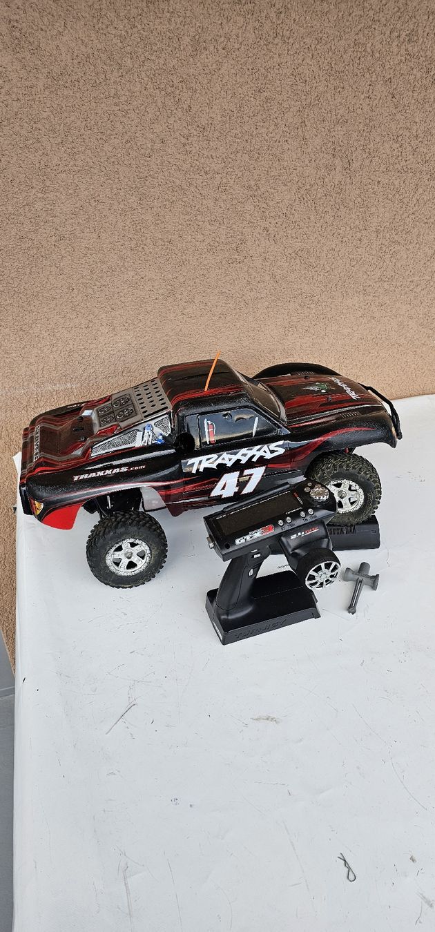 Traxxas Modellismo RC: traxxas slash 3.3 thermique – Usato da Yverdon-les-Bains venduto da Andyg40
