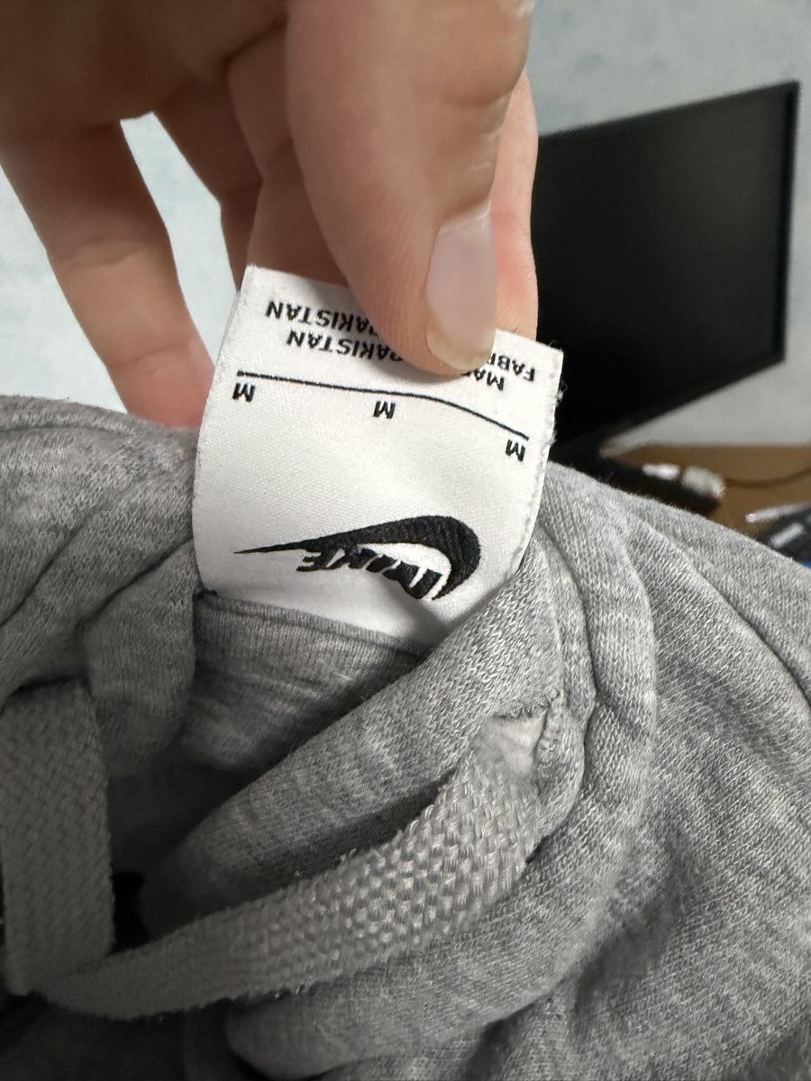 Nike Pullover & Sweatshirts: Nike Pullover grau Grösse M – Gebraucht aus Dürrenäsch von jan_68tx 1