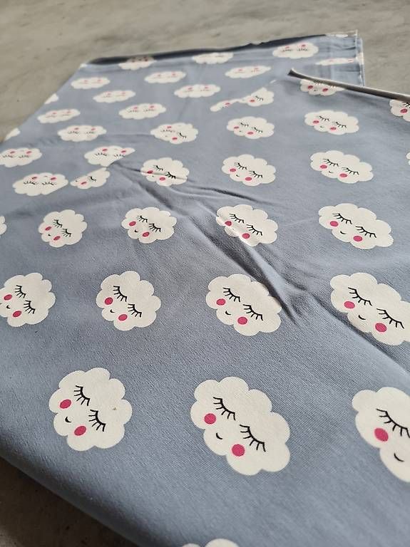 Tessuti: Süsser Wolken-Jersey – Nuovo (secondo la descrizione) da Heimisbach venduto da Rotflengel 1