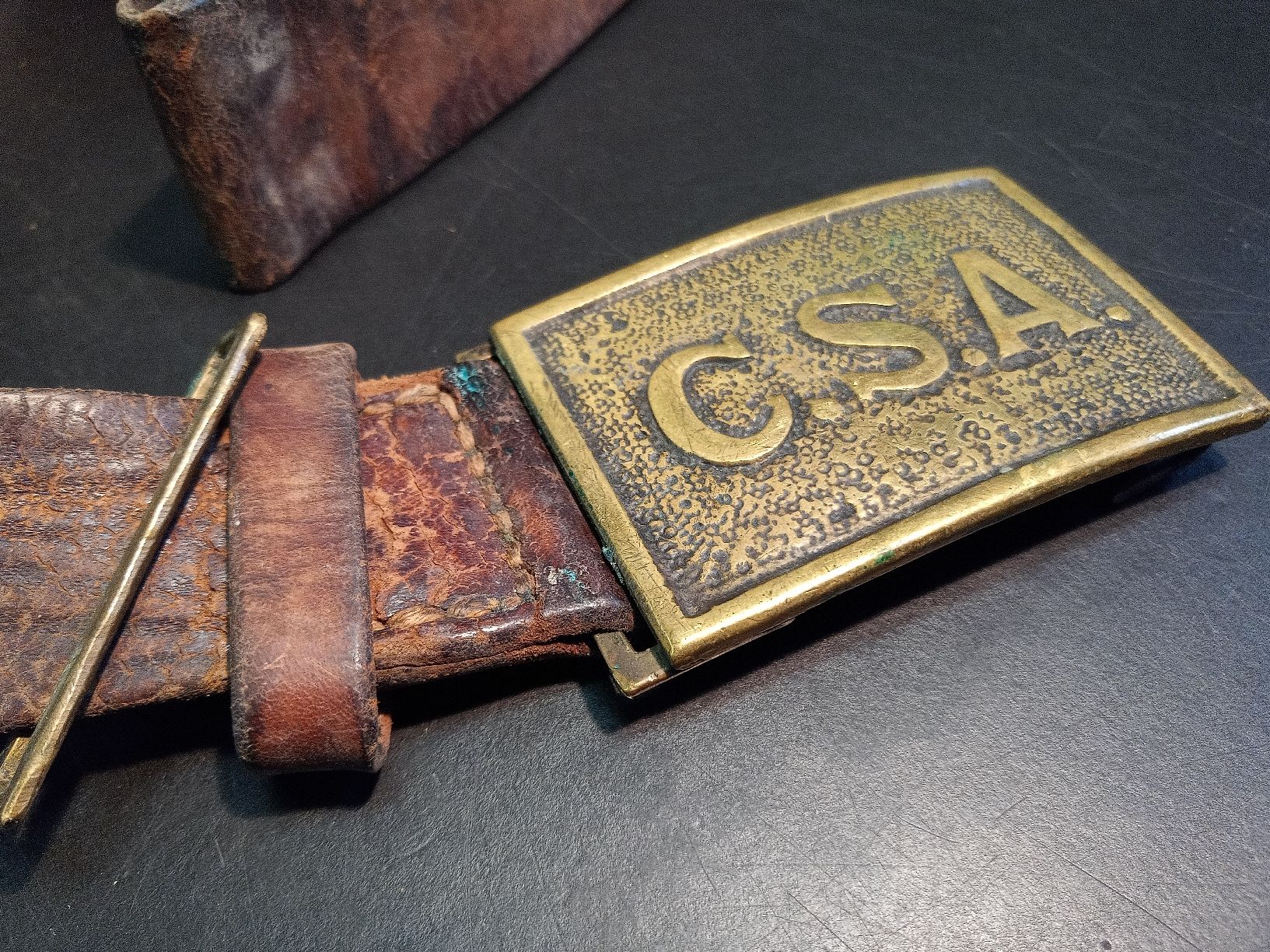 Cinture: C.S.A Gürtel Leder und Messing – Usato da Reiden venduto da Zofi-Brocki