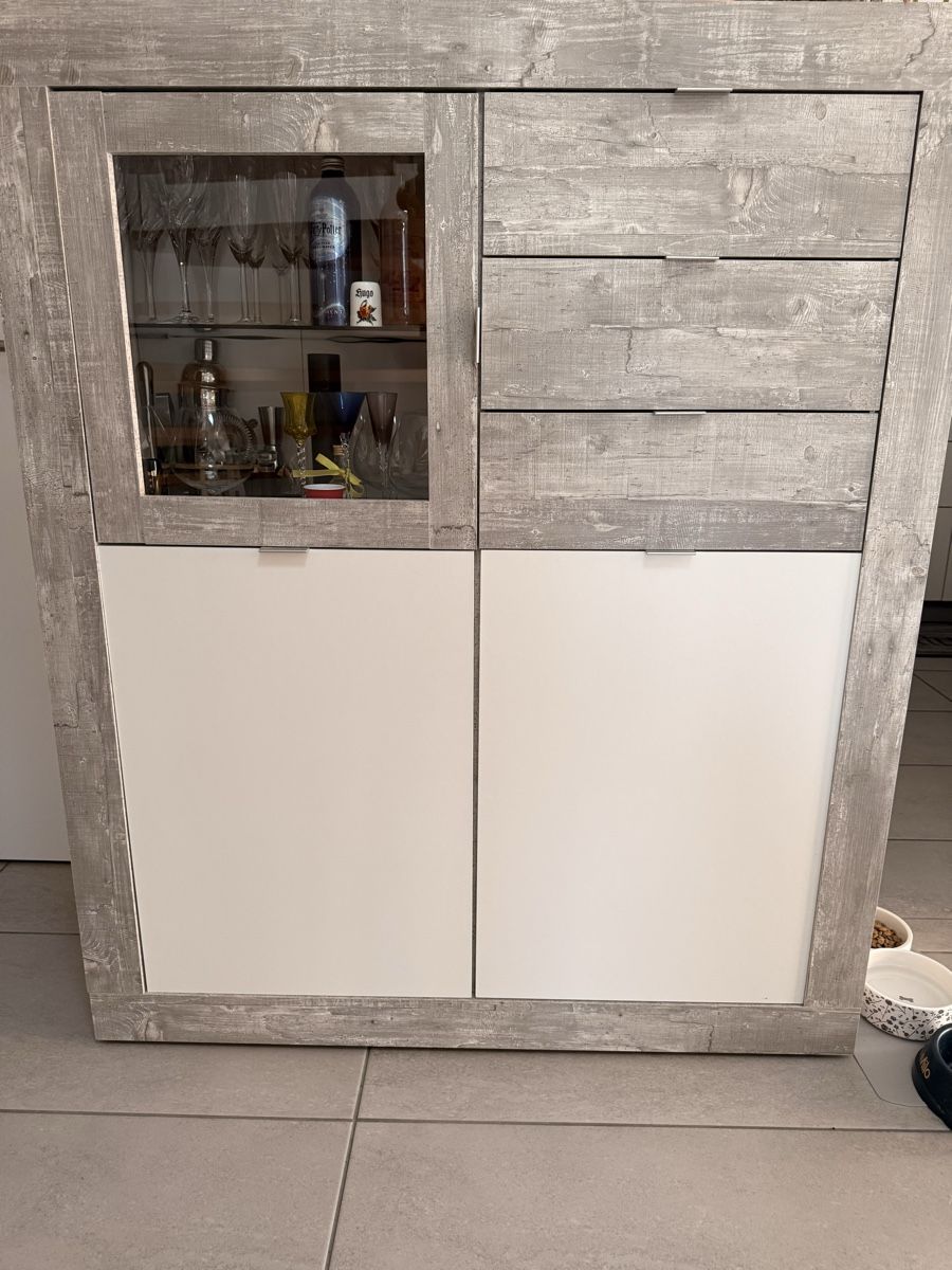 Vitrines: Vitrine mit Licht – D'occasion à Nesselnbach par Karotequi