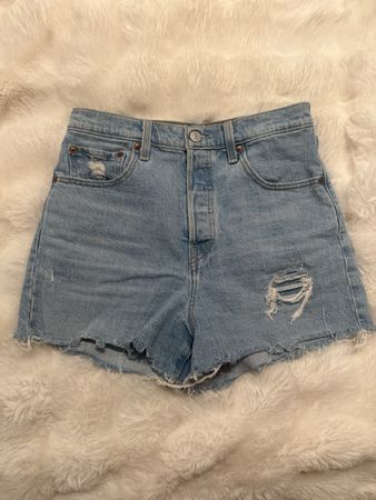 Short en jean Levi's taille 28