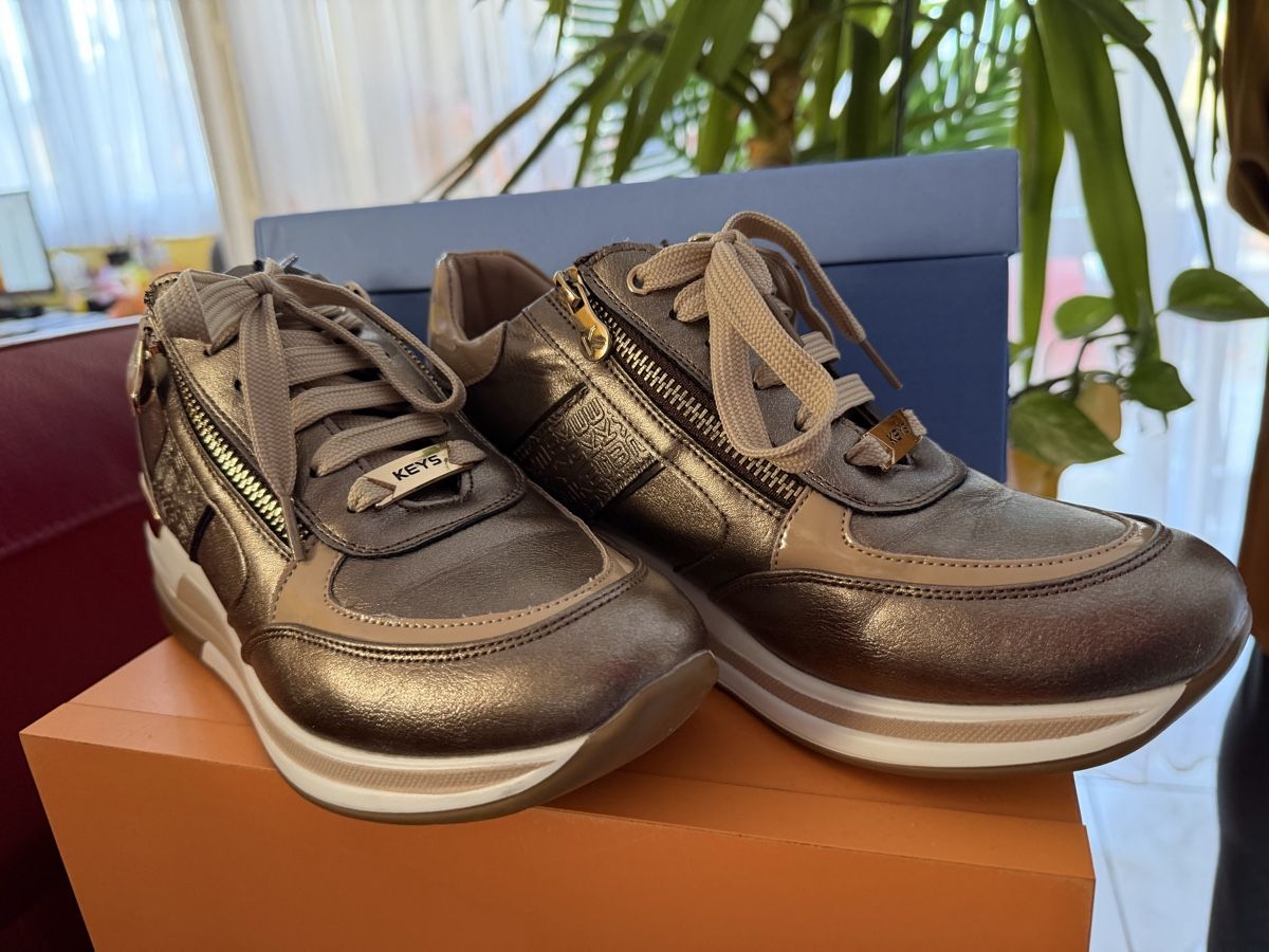 Scarpe da donna: Damen shuhe- gr. 40 – Usato da Cugnasco venduto da tizianaq 1