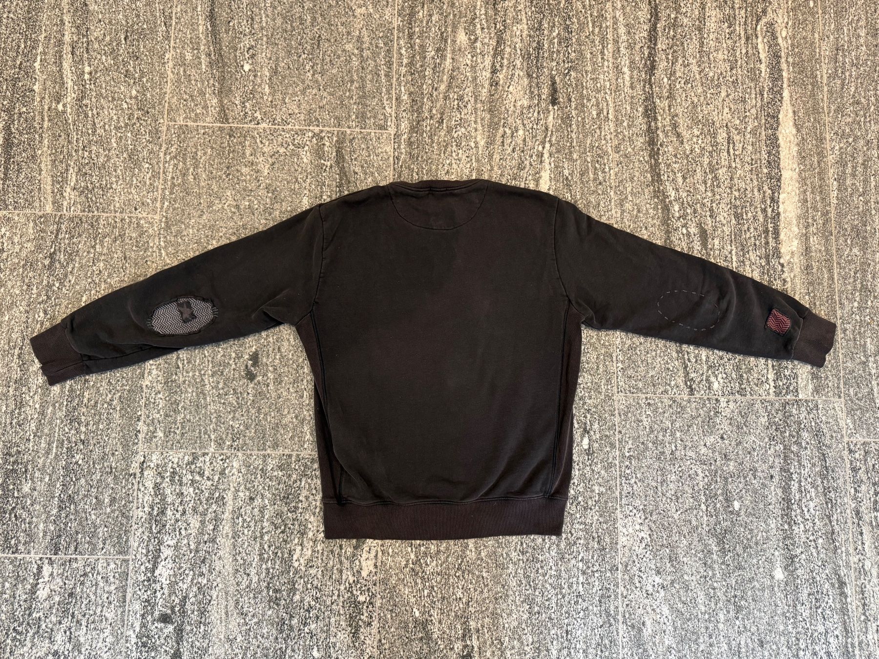 Maglioni & Felpe: Black In the Box mens pullover – Usato da S. Vittore venduto da via_h2nb 1