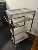 Eleganter Tablarwagen aus Metall