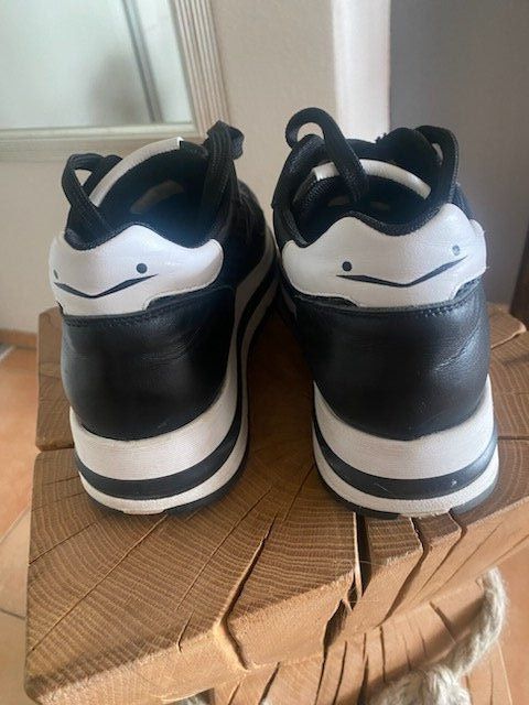 Scarpe da donna: Sneakers Voile Blanche Schwarze – Usato da Nuerensdorf venduto da ghi_b7xs 2