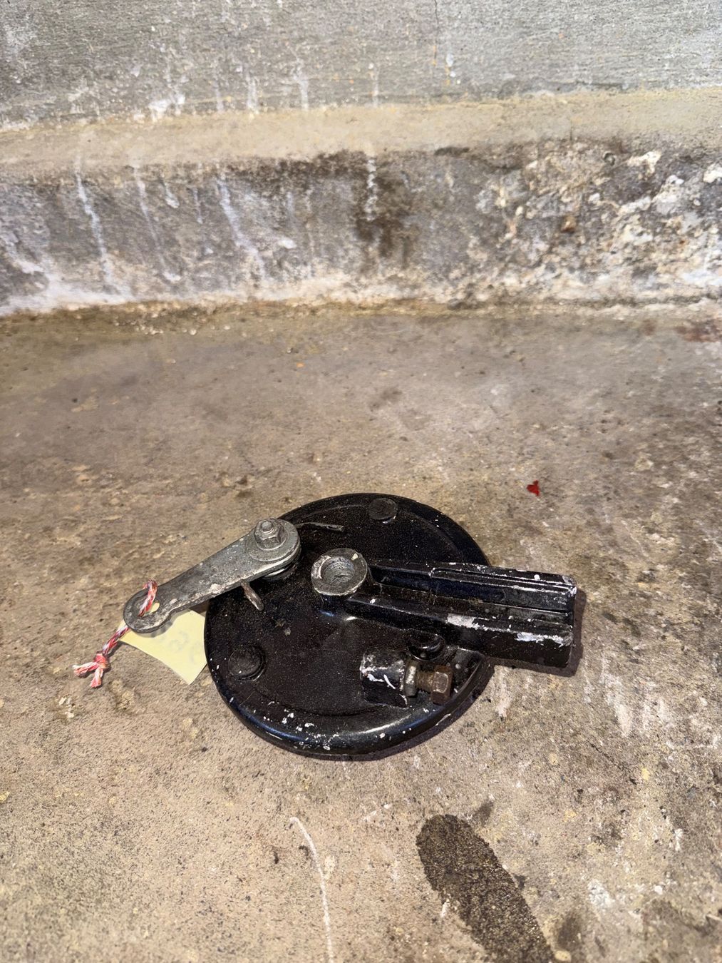 Fantic Mofa-Ersatzteile: Fantic Issimo Mofa Bremsankerplatte – Gebraucht aus Fahrni b. Thun von berger_tuning34