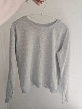 Pull  gris, taille S-M