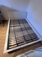 Bettgestell mit Lattenrost