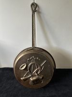 Kupfer-Pfännchen als Deko mit Jäger - Utensilien