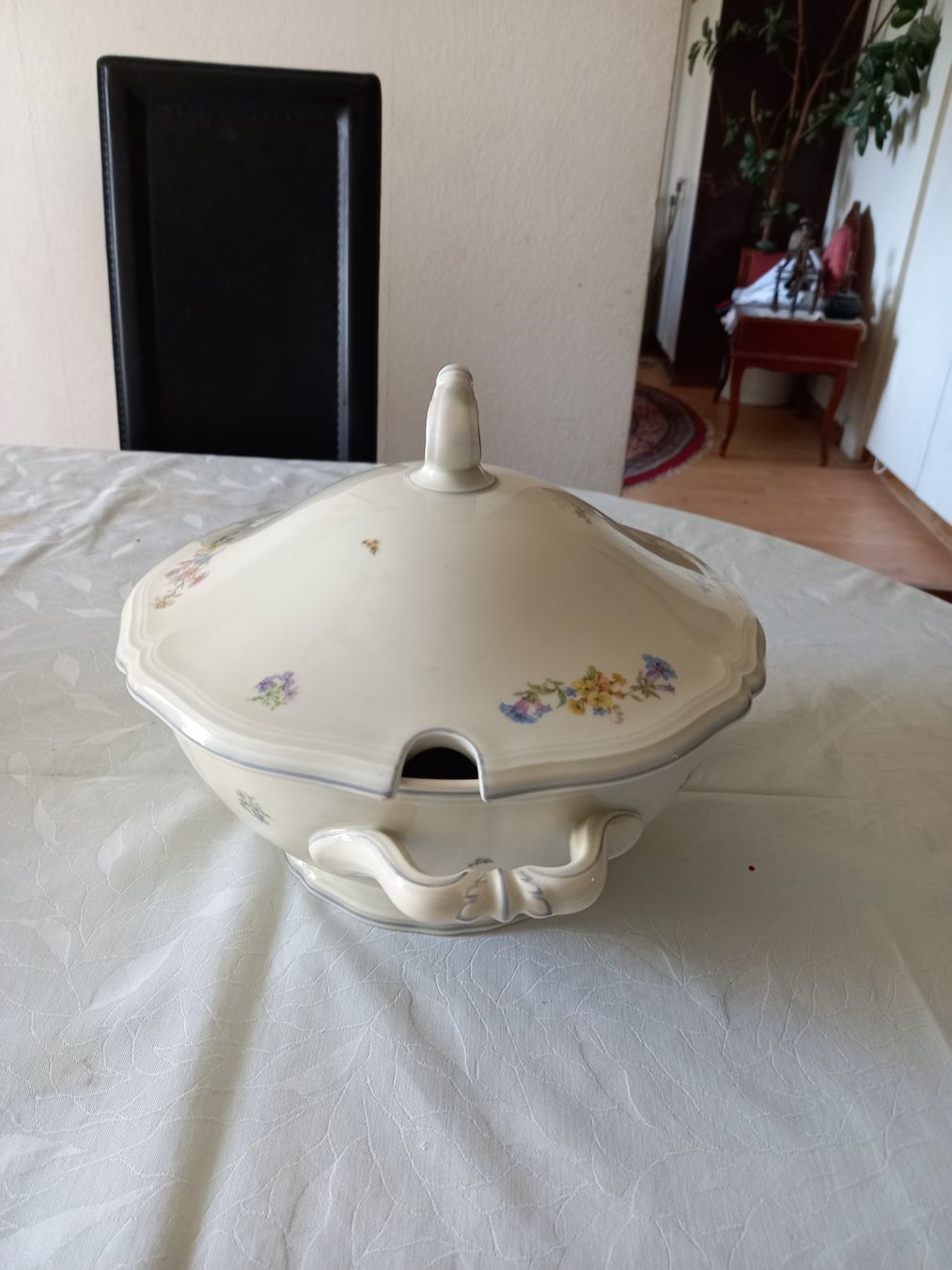 Rosenthal Ciotole: Handgemalt Rosenthal CHIPPENDALE  Henkel Suppeschussle. – Usato da Bern venduto da Imamrashed 2