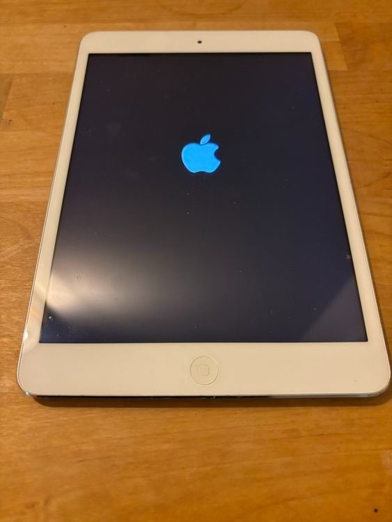 Apple Tablet PC: Apple iPad Mini 1 – Gebraucht aus Prangins von lil_blaze
