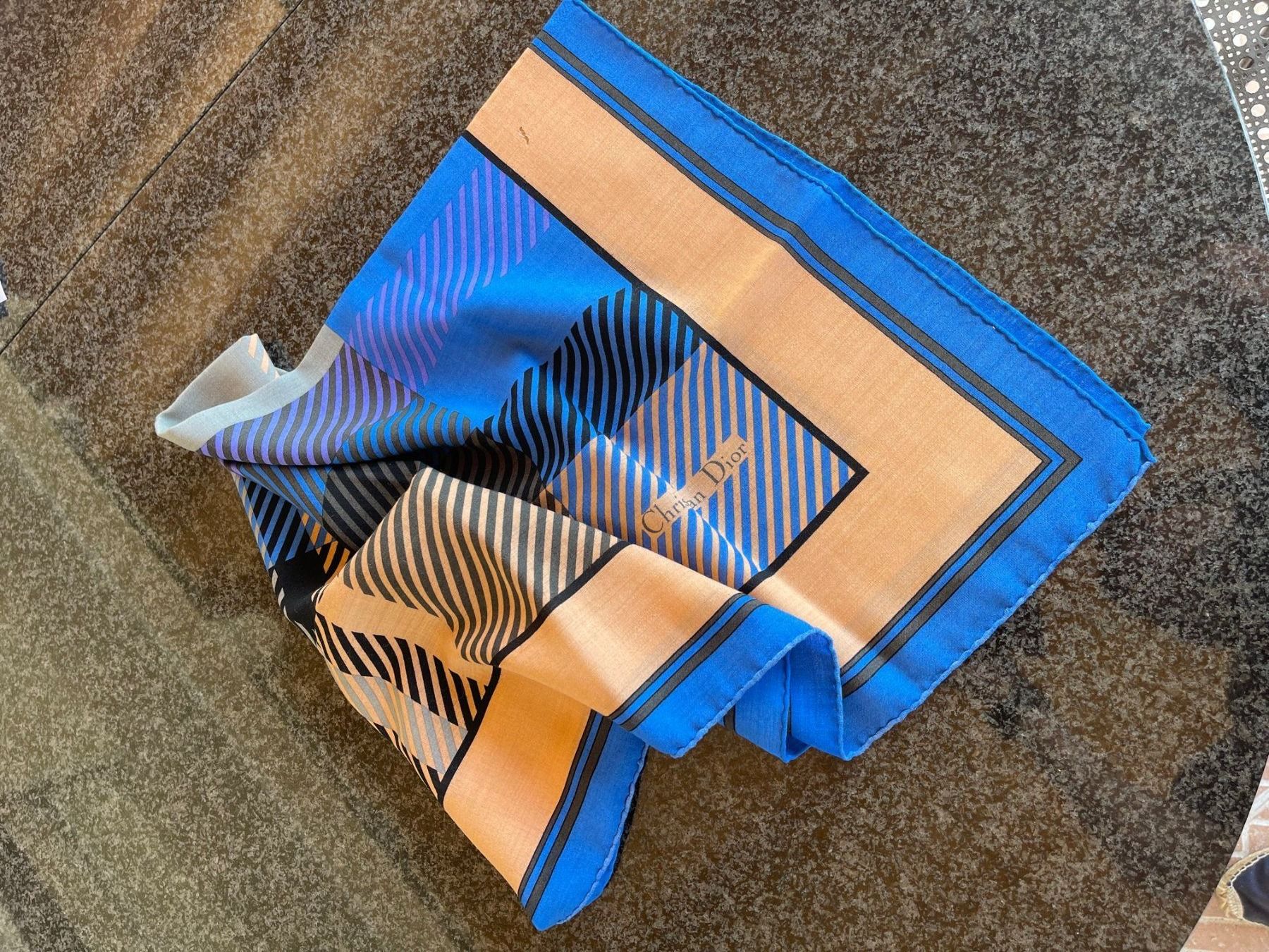 Dior Foulard & Sciarpe: Châle Christian DIOR – Usato da La Croix (Lutry) venduto da Sporades 1
