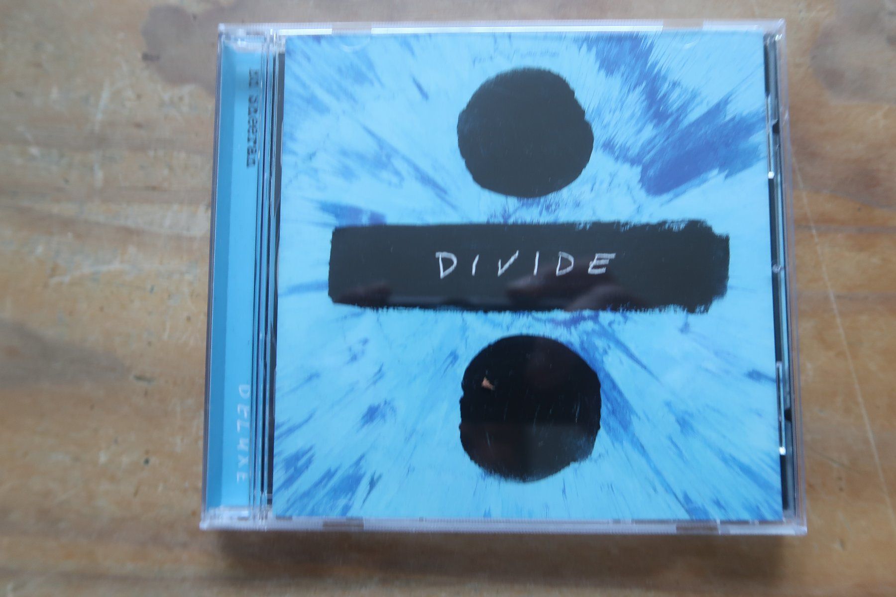 CDs: ED SHEERAN - DIVIDE - CD – D'occasion à Basel par Patiscat