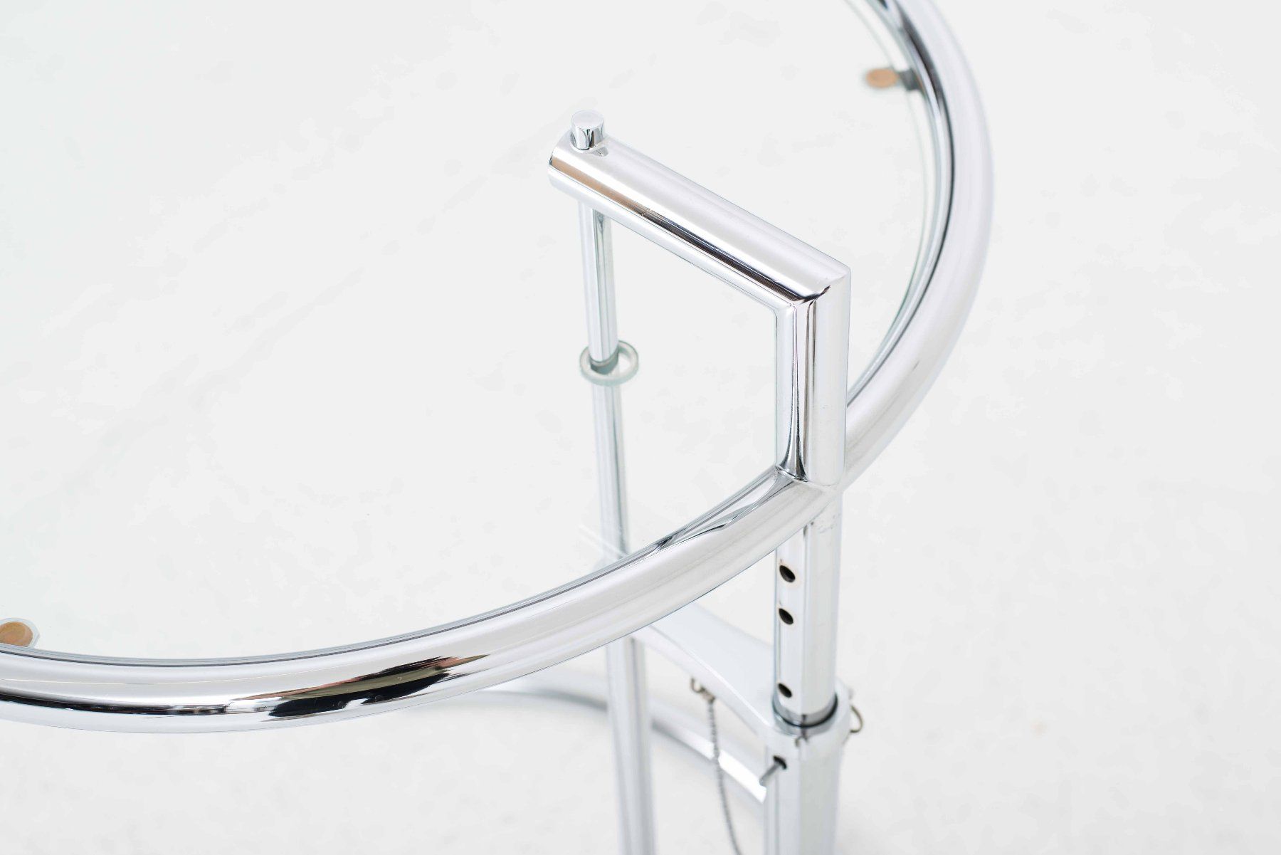 Classicon Tische: ClassiCon Adjustable Table E.1027 von Eileen Gray – Gebraucht aus Zürich von STUZH38 5