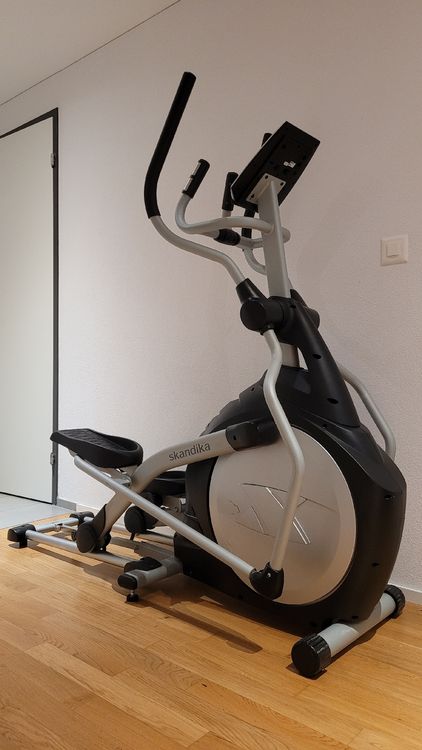Skandika Crosstrainer CardioCross Carbon Pro Top Zustand Acheter sur Ricardo