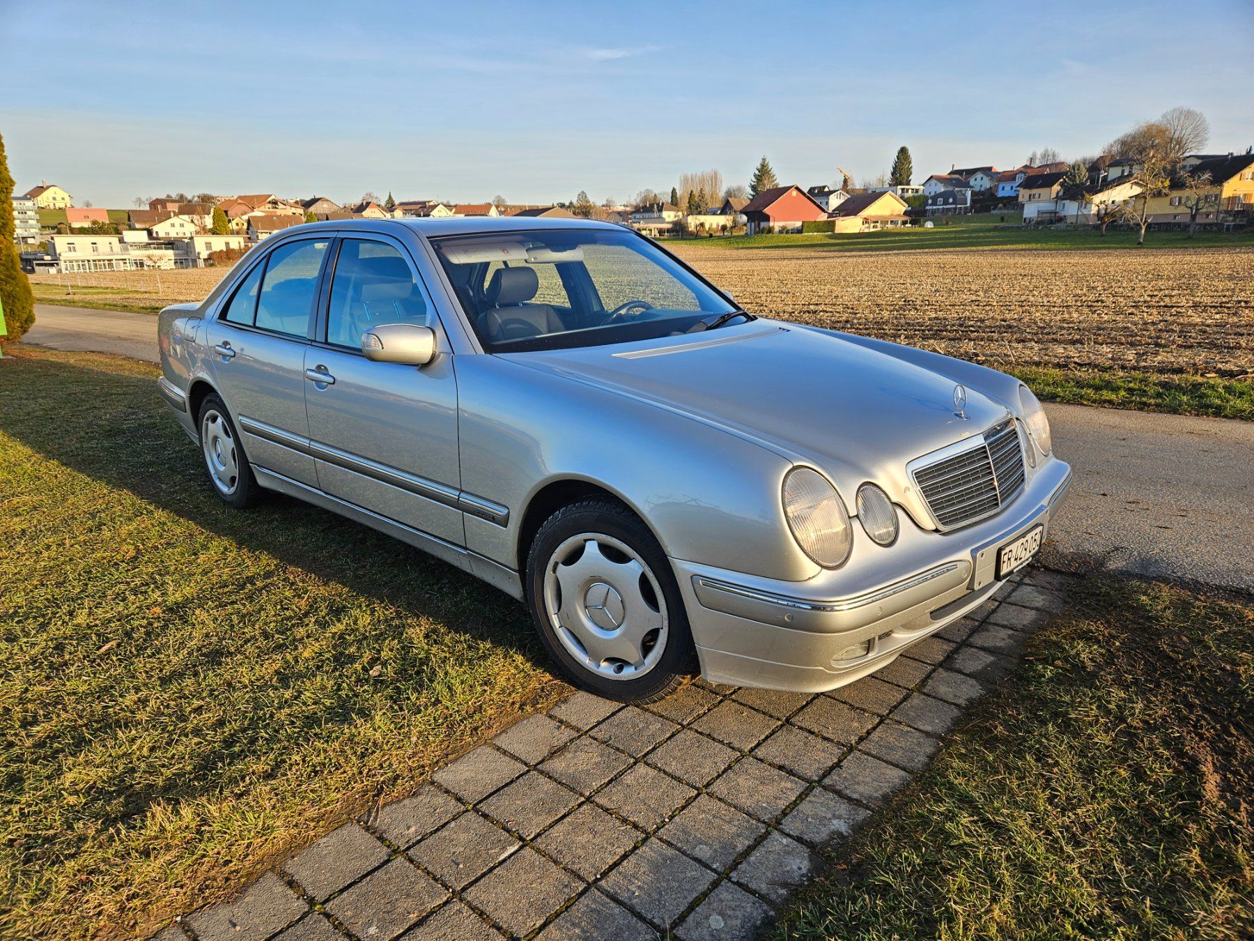 Mercedes-Benz Automobili: Mercedes E320 W210 – Usato da Misery venduto da Xtrix71