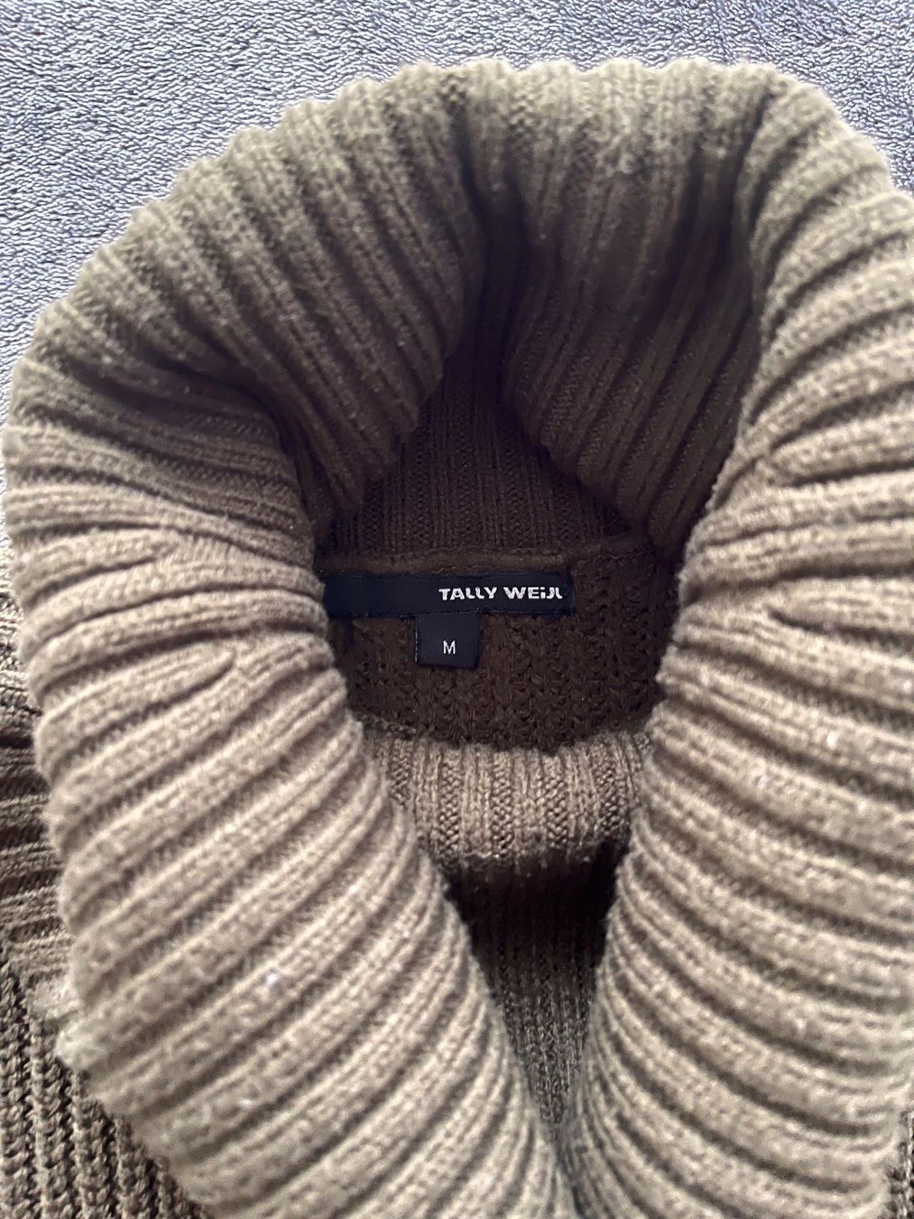 Maglioni & Felpe: Pull col roulé, taille M, kaki, élégant – Nuovo (secondo la descrizione) da Meyrin venduto da Sandra6 1