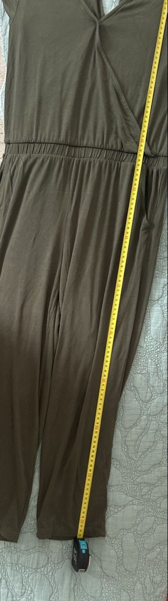 Jumpsuits: Jumpsuit kurzarm khaki  Gr. S  – Gebraucht aus Schaffhausen von Lucyswunderlade 2