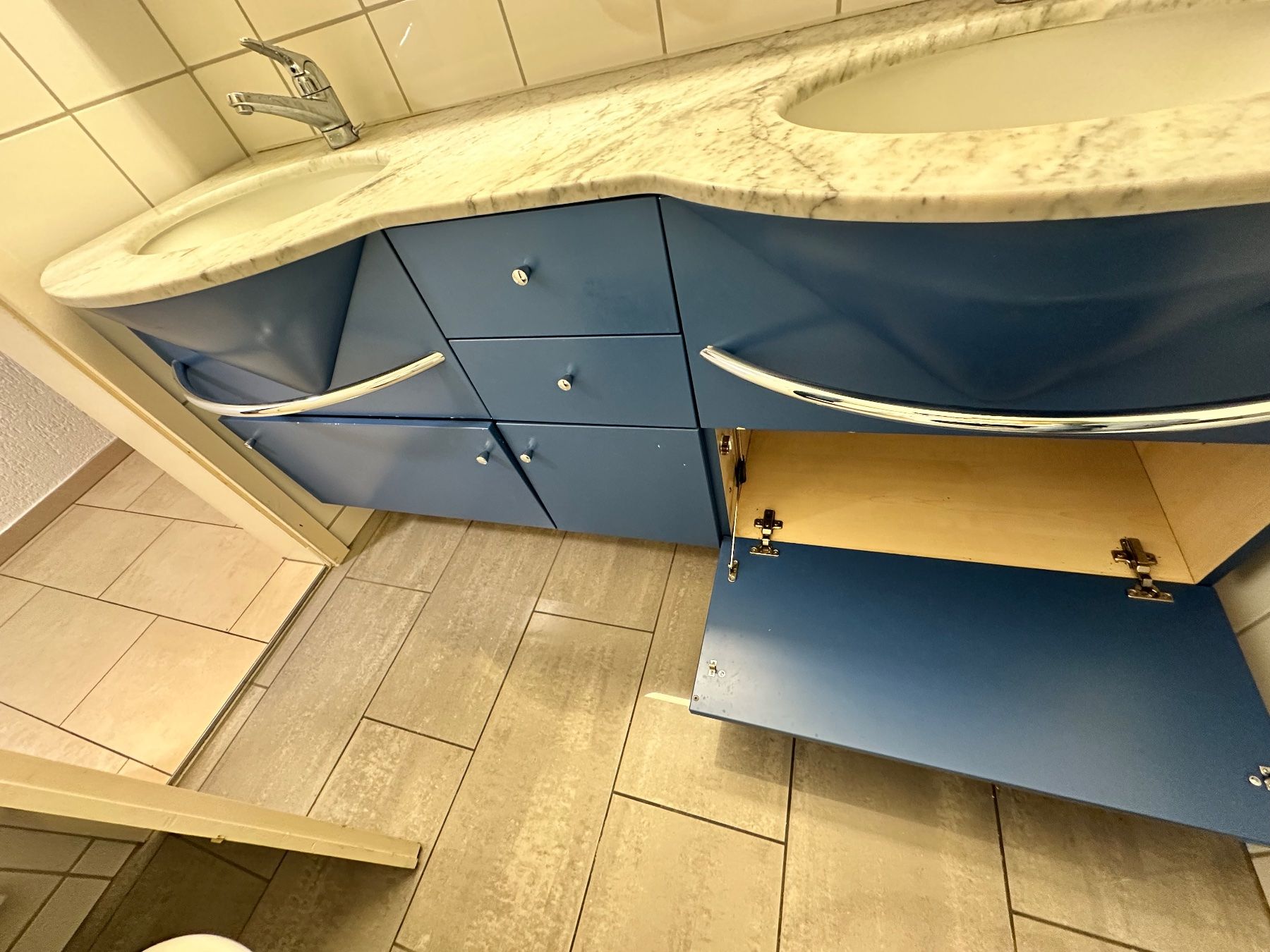 Mobili per bagno: WC Waschtisch, Möbel – Usato da niederhasli venduto da rami016 2