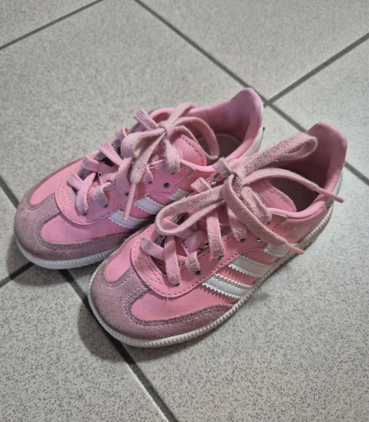 Adidas Schuhe für Mädchen: Adidas Samba pink Gr. 24 – Neu (gemäss Beschreibung) aus Villars-sur-Glâne von Thalimey