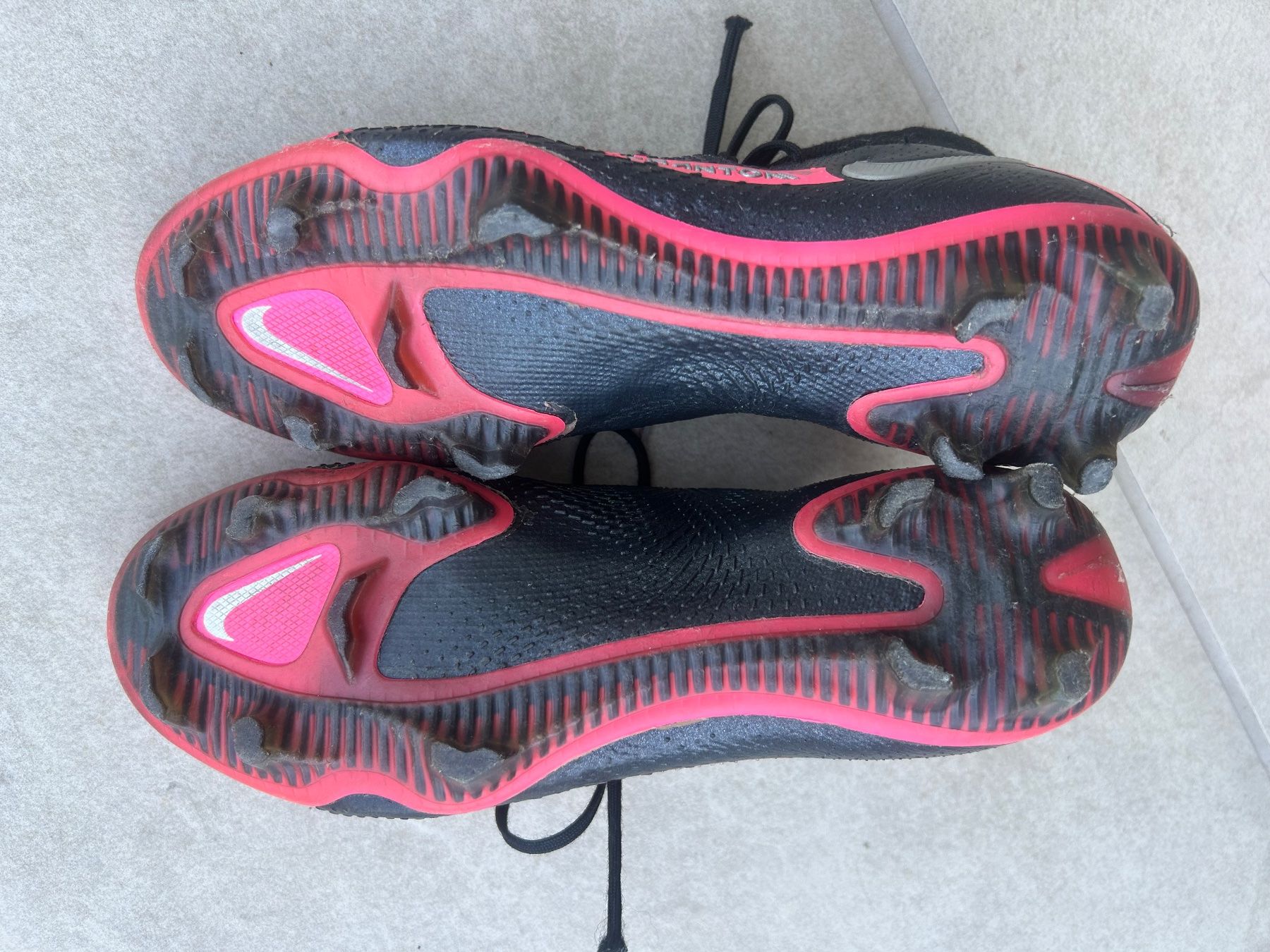 Nike Scarpe da uomo: Fussballschuhe Nike Phantom GT Gr. 38.5 – Usato da Herrliberg venduto da lisaabe 3