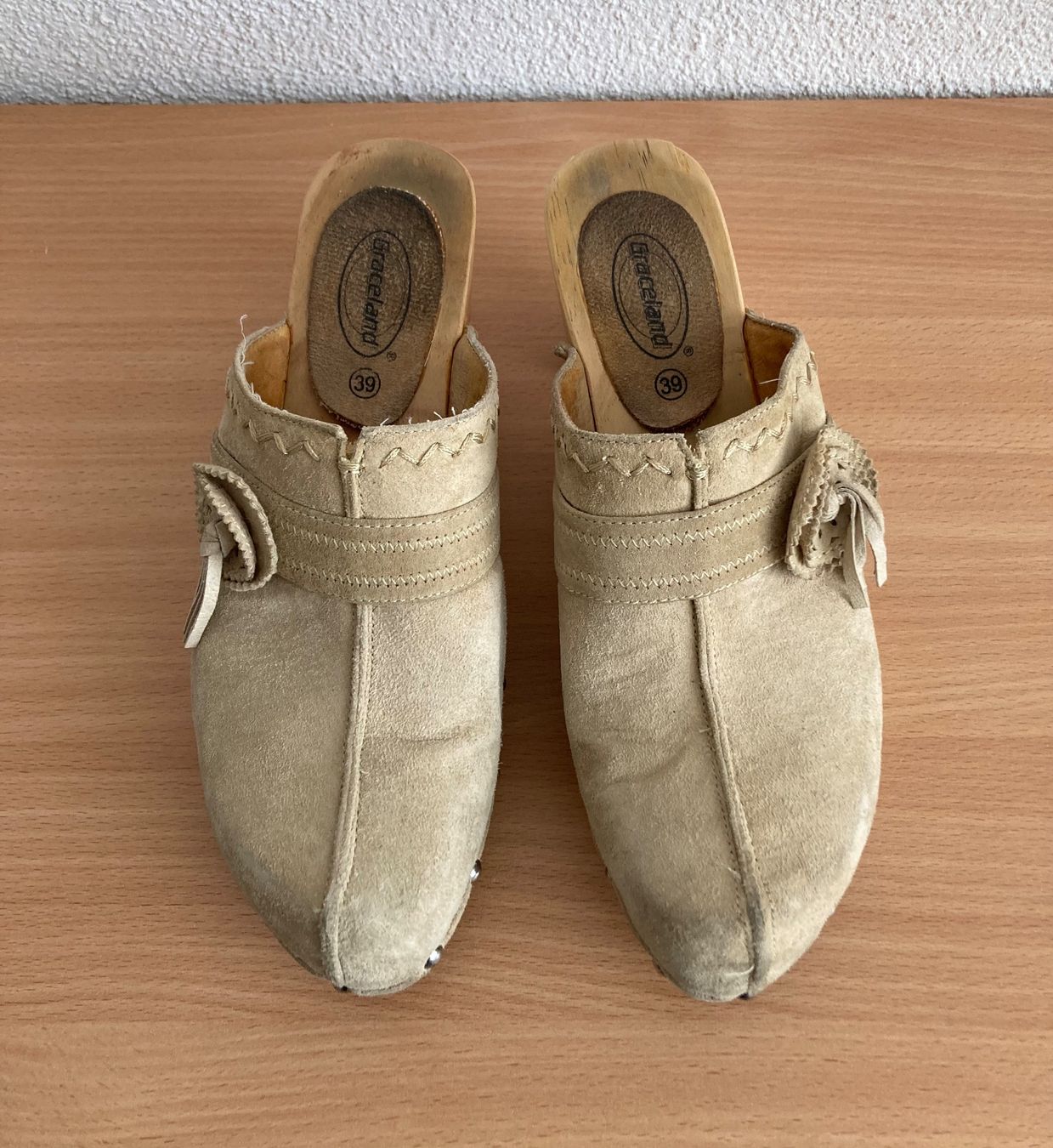 Graceland Damenschuhe: Damen Clogs, beige – Gebraucht aus Diepoldsau von mabeapt 1
