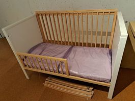 Kinderkraft Babybett MIA aus Holz mit Matratze