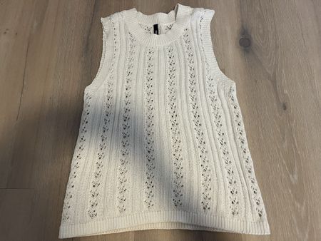 Top gestrickt mit Lochmuster weiss XS neu