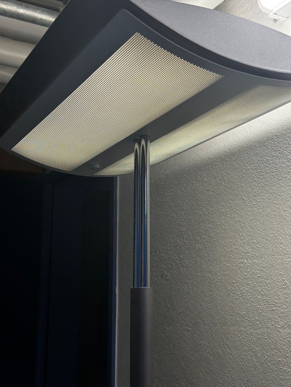 Lampade: Büro-Stehlampe / modernes Design – Usato da Zürich venduto da Linvo-AG 1