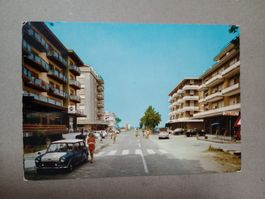 Ak Italien Venetien Marina Di Eraclea Zentrum alte Autos